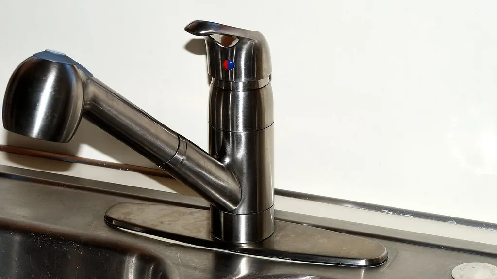 Ремонт смесителя Grohe в ванной комнате
